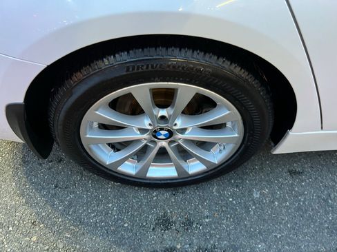 Used 2017 BMW 320i Sedan image 11