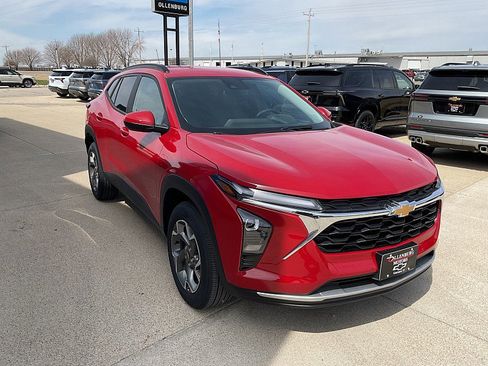 New 2026 Chevrolet Trax LT FWD image 4