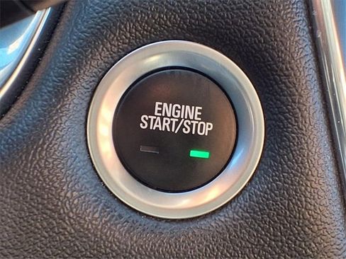 Used 2023 Chevrolet Traverse RS image 17