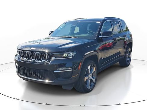Used 2024 Jeep Grand Cherokee Limited AWD/4WD image 2