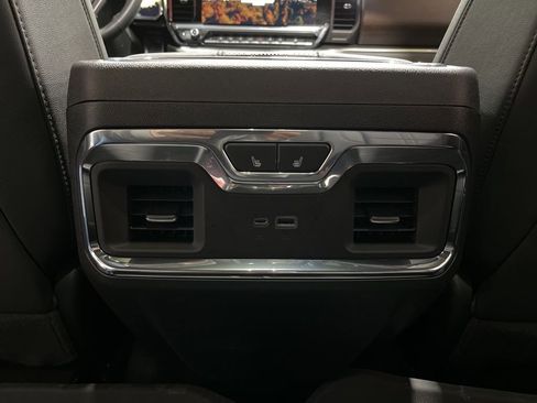Certified 2025 Chevrolet Silverado 1500 High Country w/ Midnight Edition AWD/4WD image 23