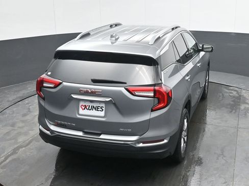 Used 2024 GMC Terrain SLT image 35