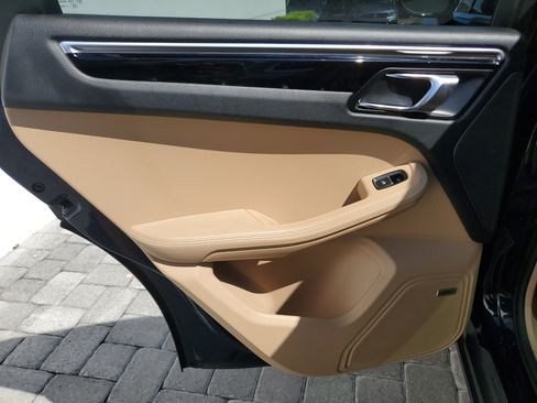 Used 2019 Porsche Macan S image 10