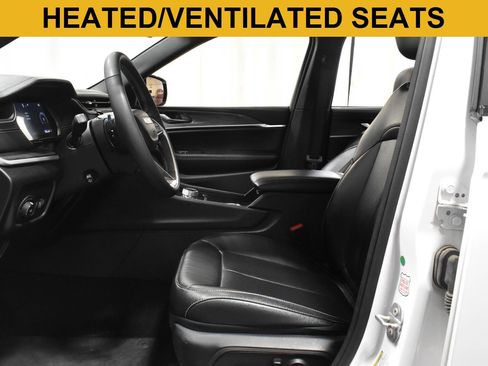 Used 2024 Jeep Grand Cherokee Limited w/ Luxury Tech Group II AWD/4WD image 4