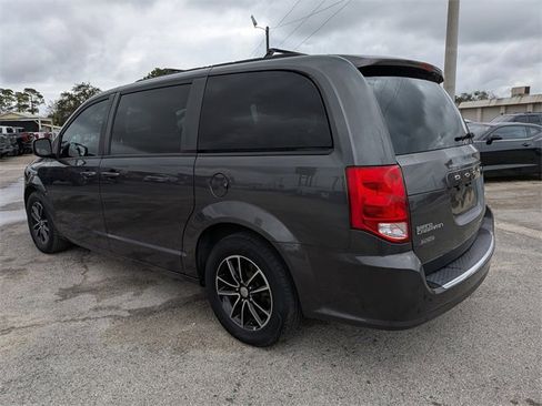 Used 2018 Dodge Grand Caravan GT image 5