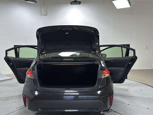 Used 2022 Toyota Corolla LE image 16