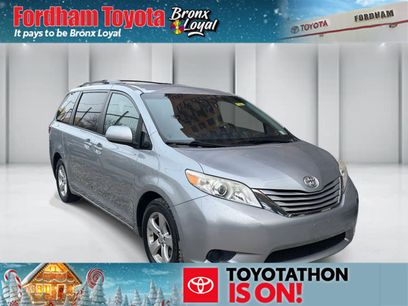 Used 2017 Toyota Sienna LE