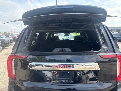 Used 2023 GMC Yukon XL SLT w/ SLT Premium Package AWD/4WD image 6