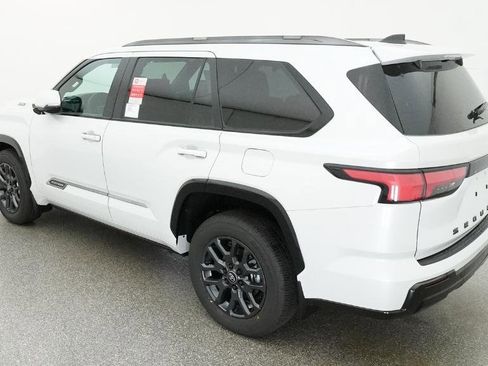New 2026 Toyota Sequoia Platinum image 5