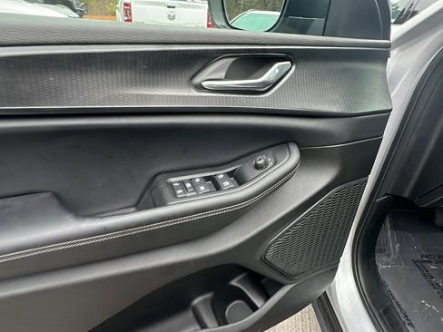 Used 2024 Jeep Grand Cherokee Laredo w/ Trailer Tow Package image 15