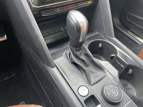 Used 2022 Volkswagen Atlas SEL R-Line image 43