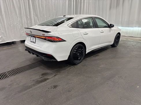 New 2026 Nissan Sentra SR w/ Floor Mat Package image 3