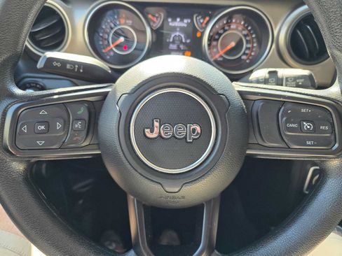 Used 2018 Jeep Wrangler Sport AWD/4WD image 22