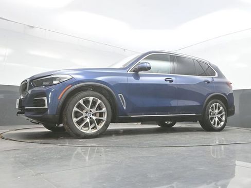 Used 2023 BMW X5 xDrive40i w/ Premium Package image 37