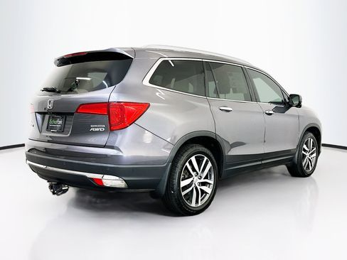 Used 2018 Honda Pilot Touring image 9
