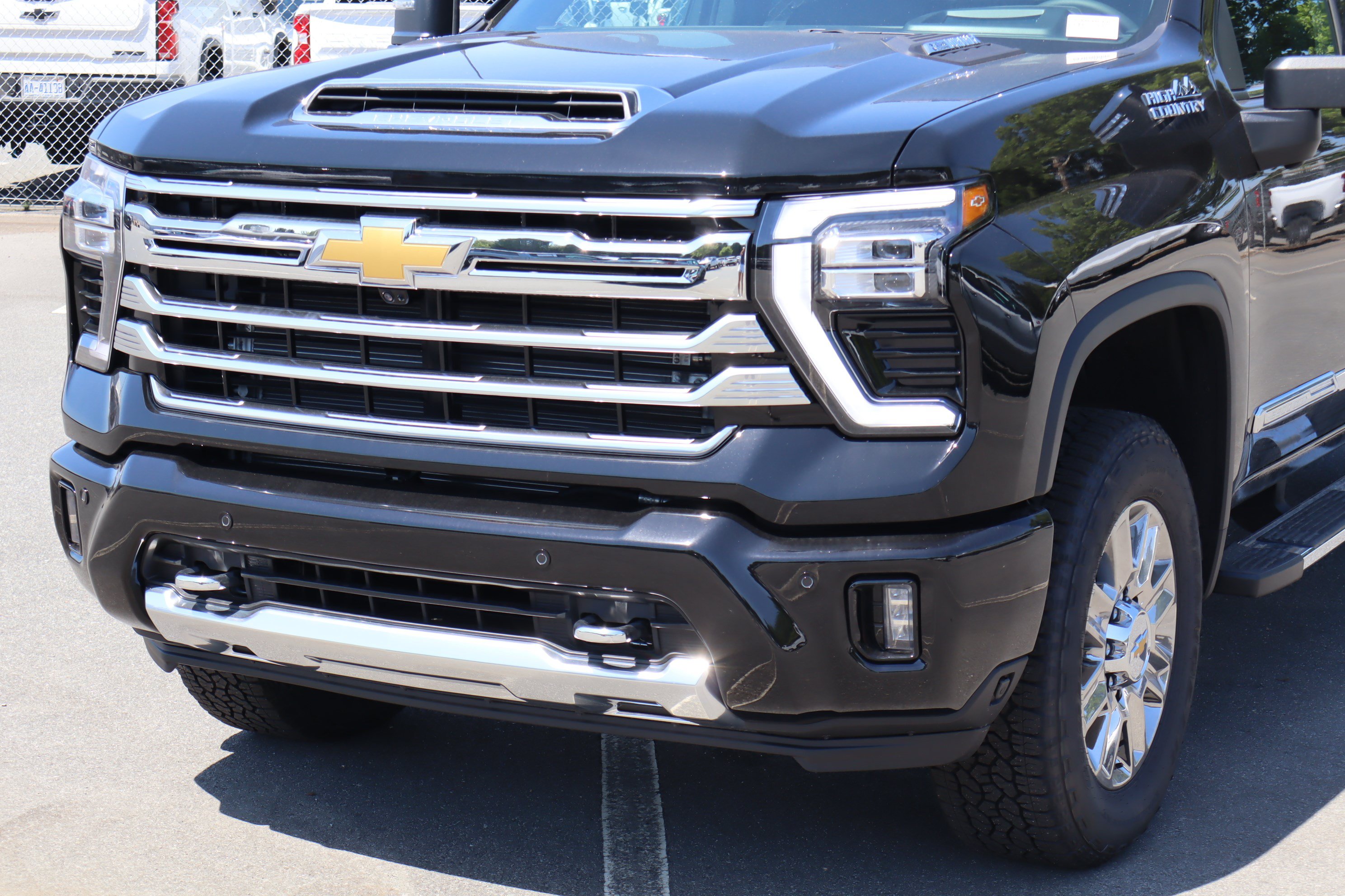 New 2026 Chevrolet Silverado 2500 High Country w/ High Country Premium Package AWD/4WD image 5