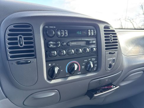 Used 1998 Ford F150 XLT image 5