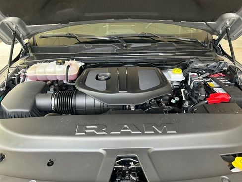 Used 2025 RAM 1500 Big Horn AWD/4WD image 11