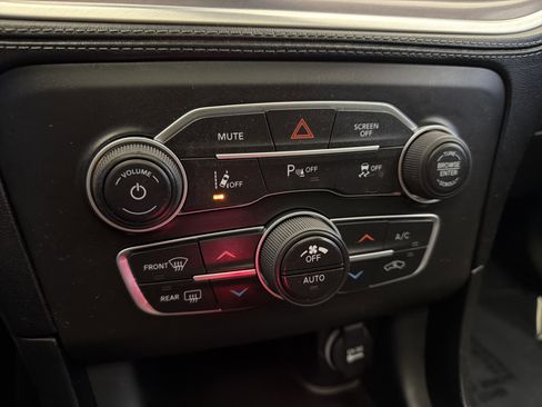 Used 2022 Dodge Charger SXT w/ Plus Group image 21