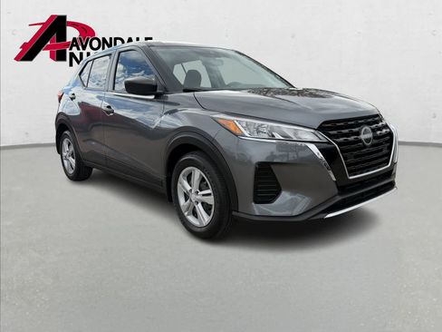 Certified 2025 Nissan Kicks Play S image 8