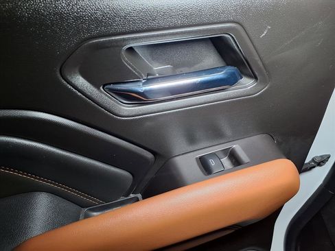 Used 2024 GMC Canyon AT4 image 18