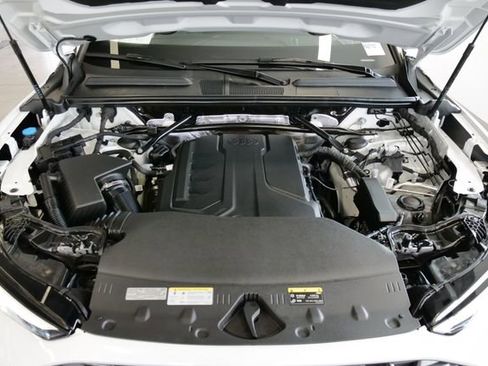 Certified 2025 Audi Q5 2.0T Premium Plus w/ Premium Plus image 9