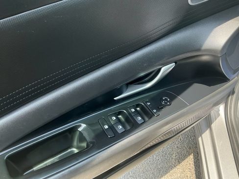 Used 2024 Hyundai Elantra SEL FWD image 16