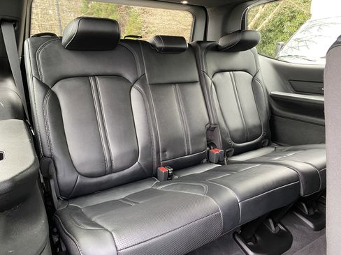 Used 2022 Jeep Wagoneer Series III w/ Premium Group I image 38