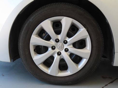 Used 2024 Toyota Corolla LE FWD image 28