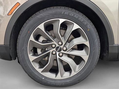 Used 2021 Lincoln Nautilus Reserve image 25