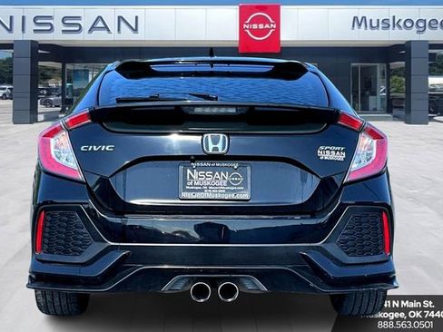 Used 2018 Honda Civic Sport image 6