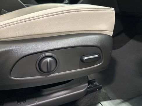 Used 2020 Buick Encore GX Essence FWD image 13