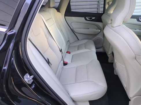 Used 2020 Volvo XC60 T6 Inscription w/ Protection Package Premier image 31