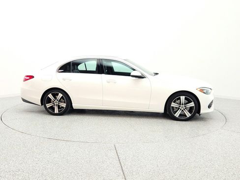 Used 2022 Mercedes-Benz C 300 Sedan image 4