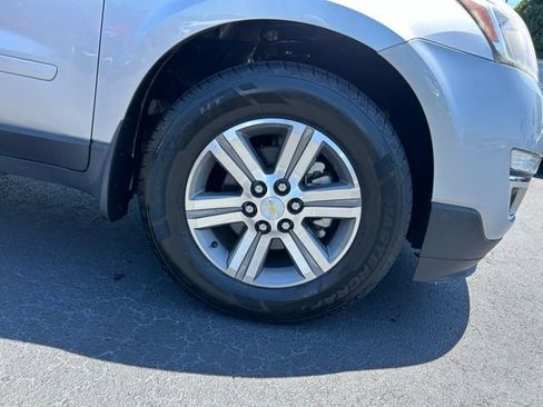 Used 2015 Chevrolet Traverse LT image 8