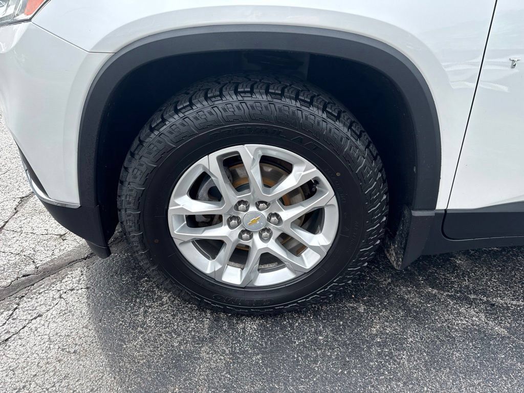 Used 2018 Chevrolet Traverse LT w/ LPO, Floor Liner Package AWD/4WD image 12