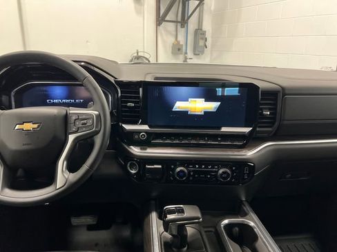 Used 2023 Chevrolet Silverado 1500 LTZ image 16
