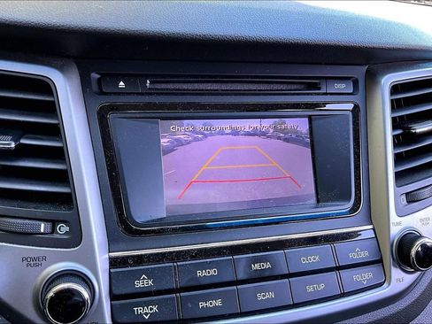 Used 2018 Hyundai Tucson SE image 14