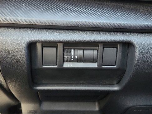 Used 2024 Subaru Crosstrek 2.0i image 18