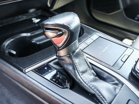 Used 2019 Lexus UX 250h AWD/4WD image 26