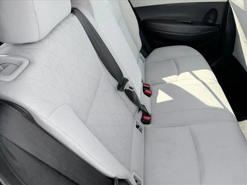 Used 2022 Toyota Corolla Cross LE FWD image 18