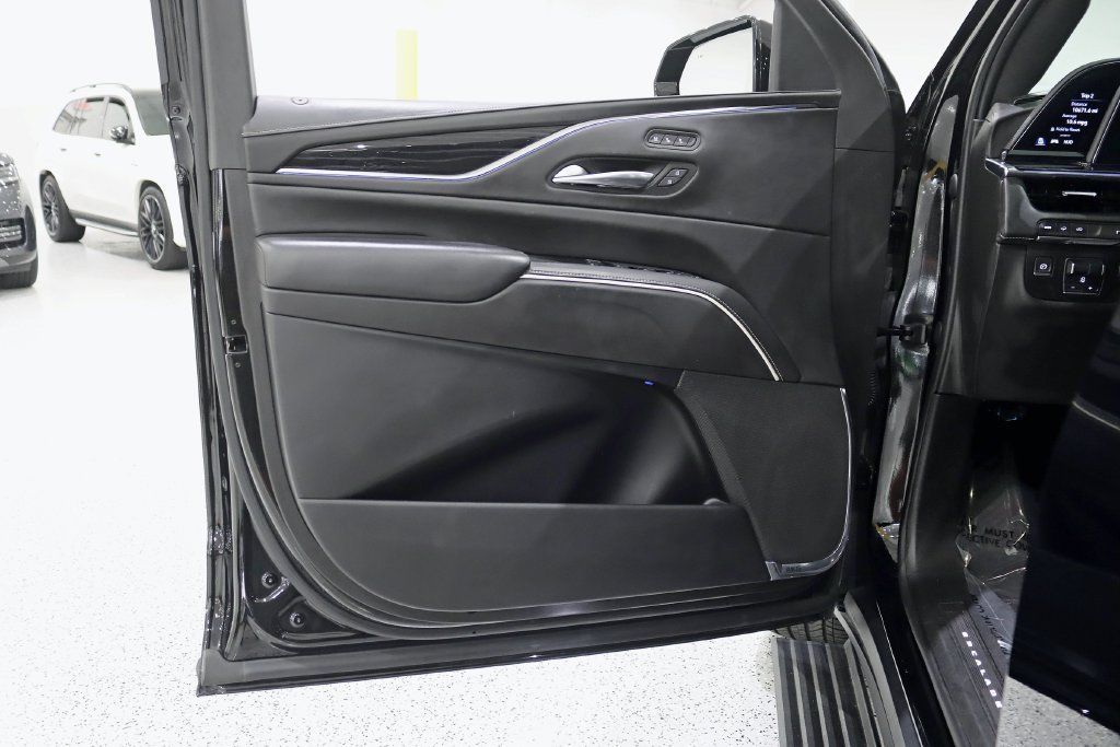 Used 2023 Cadillac Escalade V AWD/4WD image 33
