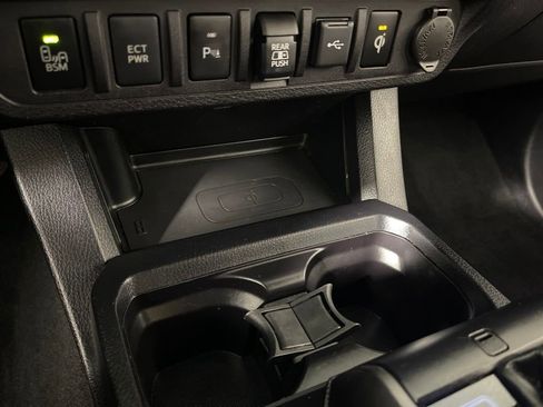 Used 2021 Toyota Tacoma TRD Sport w/ Technology Package image 30