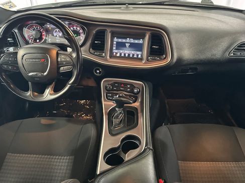 Used 2022 Dodge Challenger GT AWD/4WD image 4