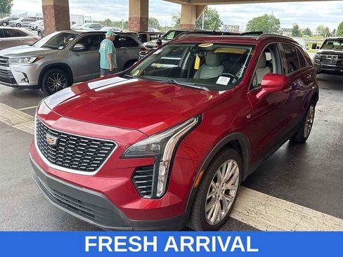 Used 2019 Cadillac XT4 Luxury w/ Cold Weather Package AWD/4WD image 1