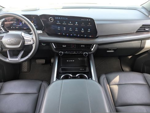 Certified 2025 Chevrolet Suburban Z71 image 15