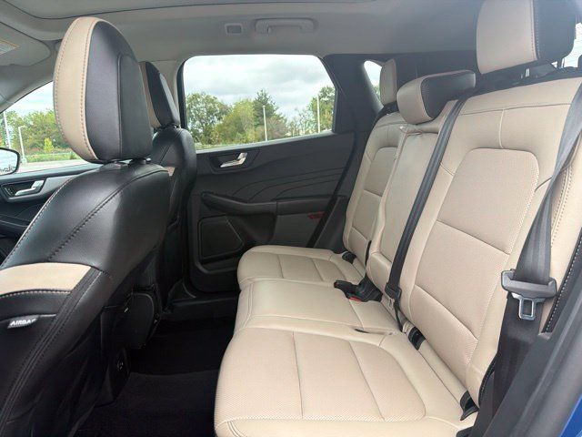 Certified 2022 Ford Escape SEL AWD/4WD image 16