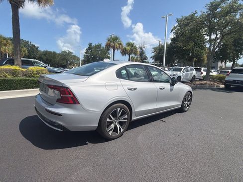 Used 2025 Volvo S60 B5 Core FWD image 18