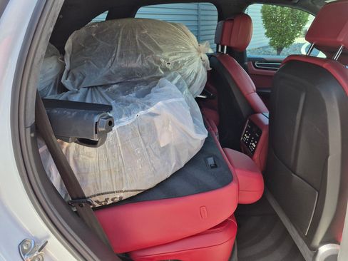 Used 2019 Porsche Cayenne Turbo AWD/4WD image 28