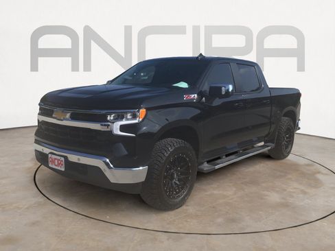 Used 2025 Chevrolet Silverado 1500 LT AWD/4WD image 5